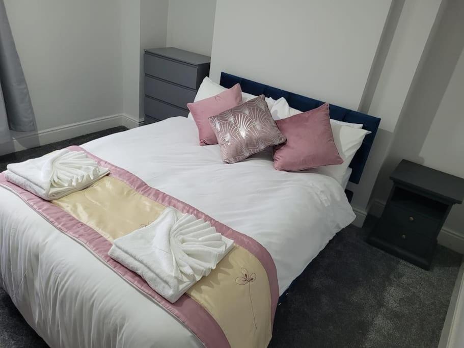 Large 5 Bedrooms In Sheffield, Near Centre & Parks Apartment Nether Edge