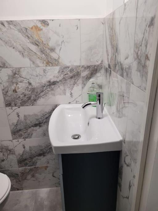 Apartment Large 5 Bedrooms In Sheffield, Near Centre & Parks *